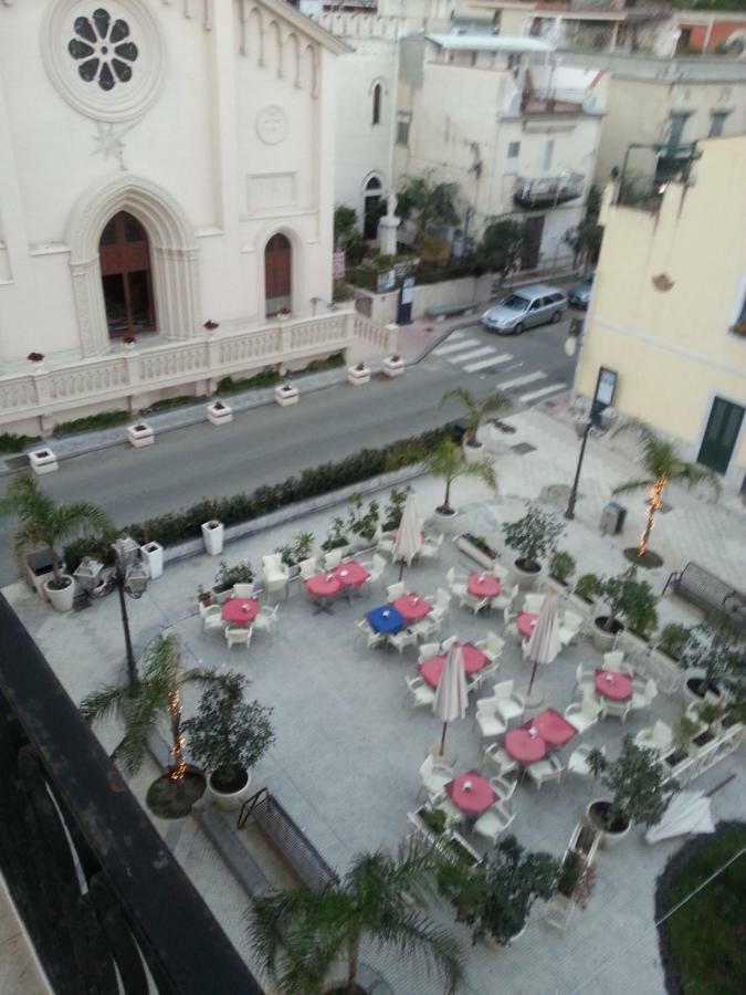 Appartamento Di Pregio In Piazza Durante Letojanni Taormina 외부 사진