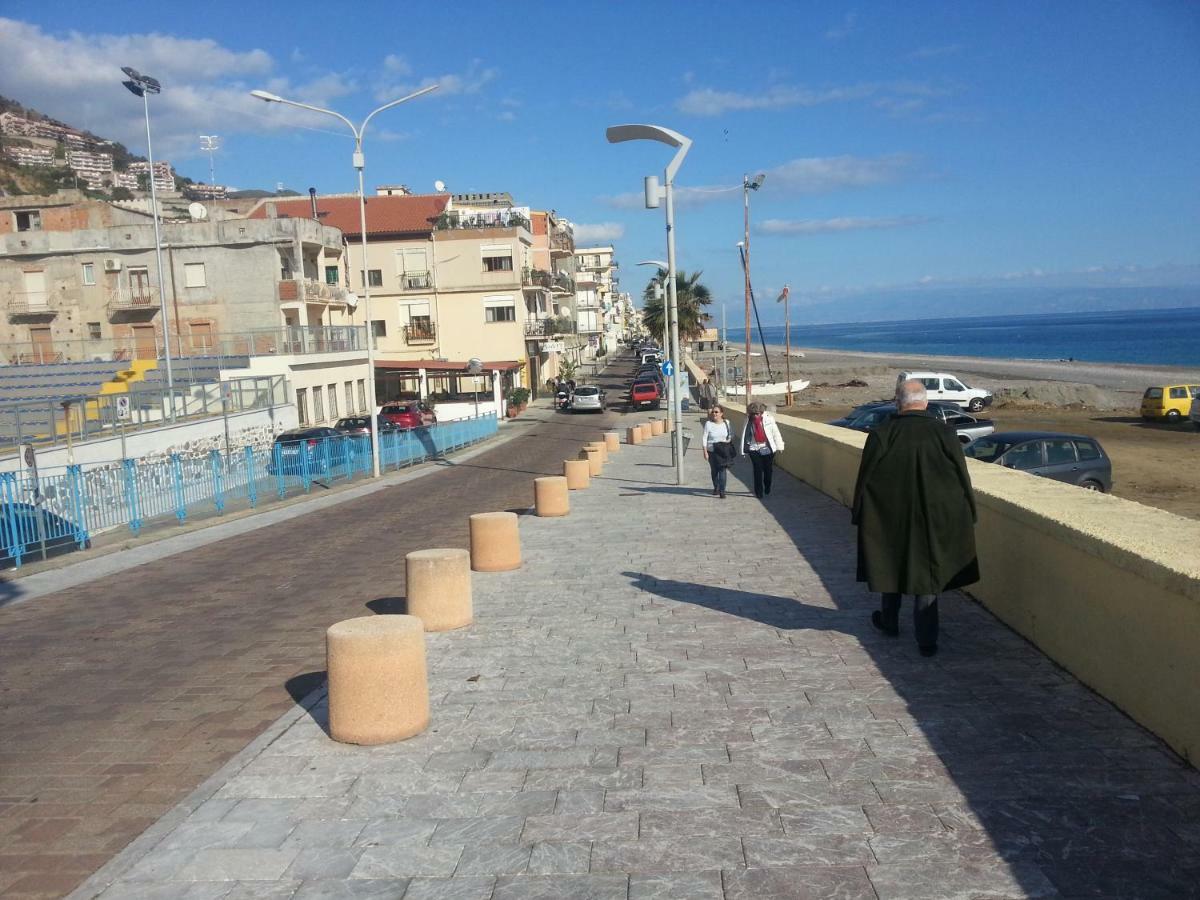 Appartamento Di Pregio In Piazza Durante Letojanni Taormina 외부 사진